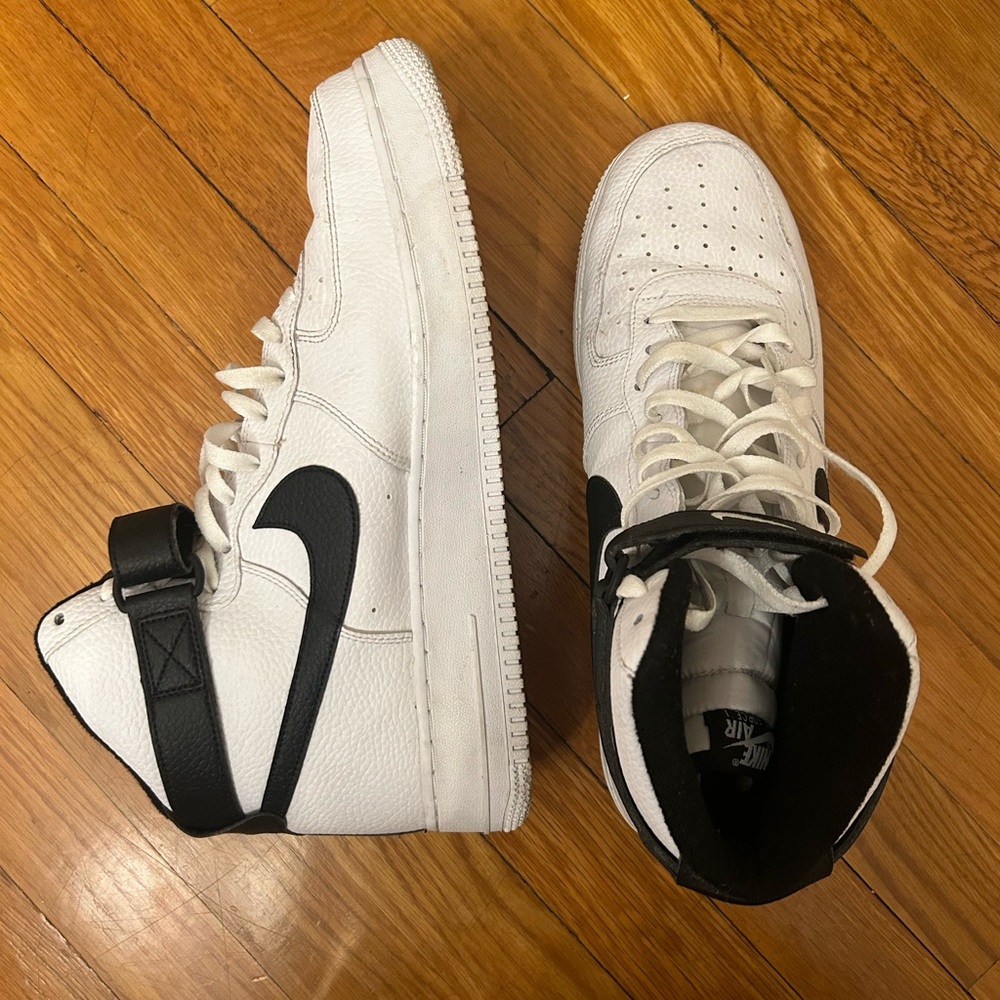 Nike Men's High-Top White and Black Sneakers - Picture 3 of 5